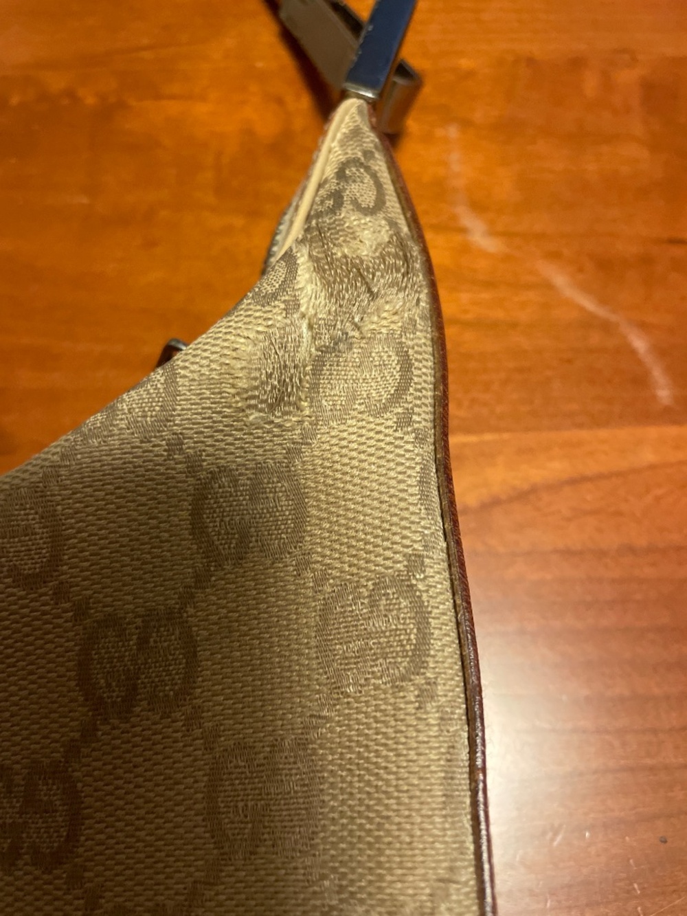 Gucci Shoulder Bag - Picture 3 of 15